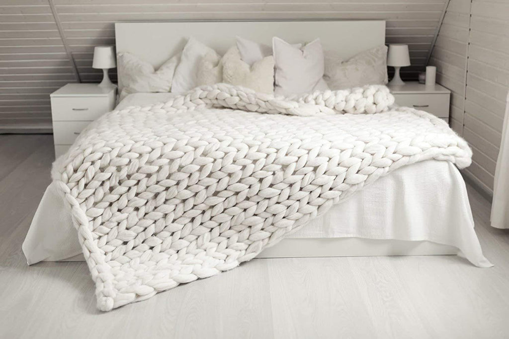 Threads & Metal™ Chunky Knitted Blanket - Threads and Metal 